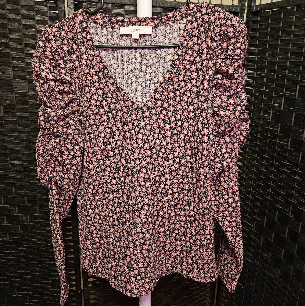 Loft Floral Puff Sleeve Top